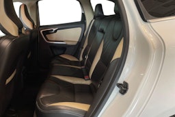 valkoinen Volvo XC60 2011 kuva 10.