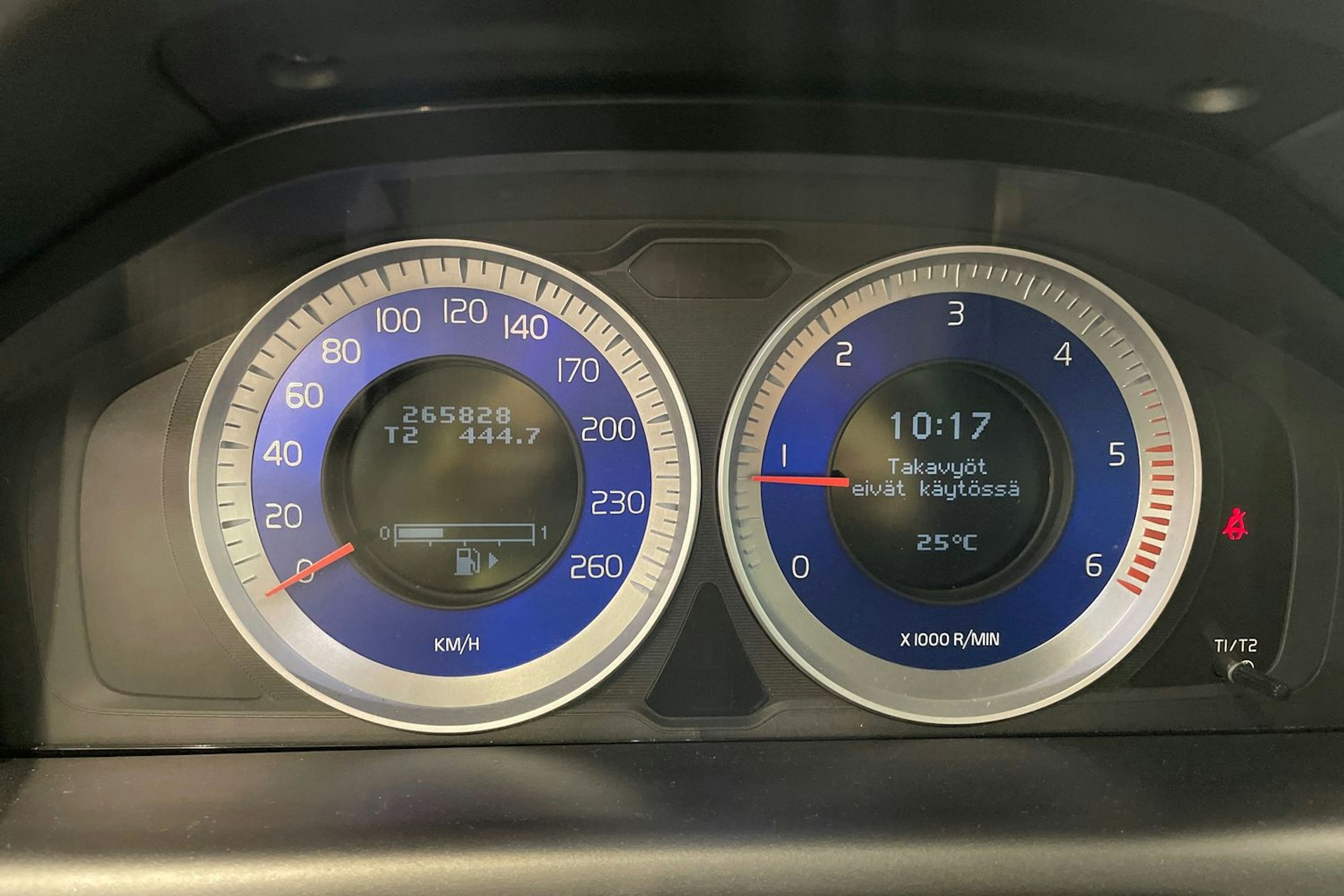 valkoinen Volvo XC60 2011 kuva 18.