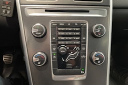 valkoinen Volvo XC60 2011 kuva 22.
