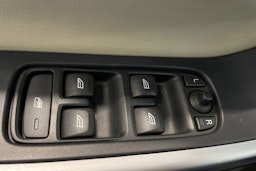 valkoinen Volvo XC60 2011 kuva 25.