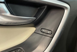 valkoinen Volvo XC60 2011 kuva 26.