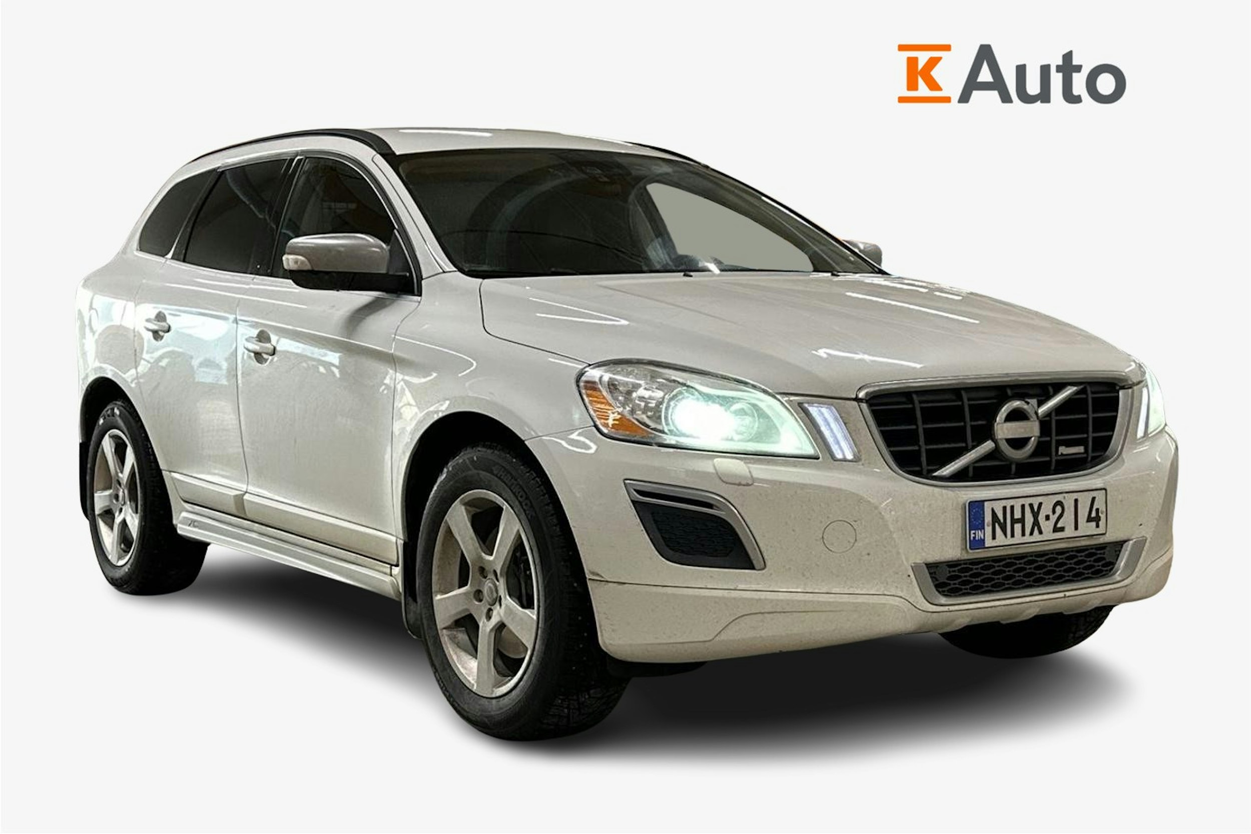 valkoinen Volvo XC60 2011 kuva 1.
