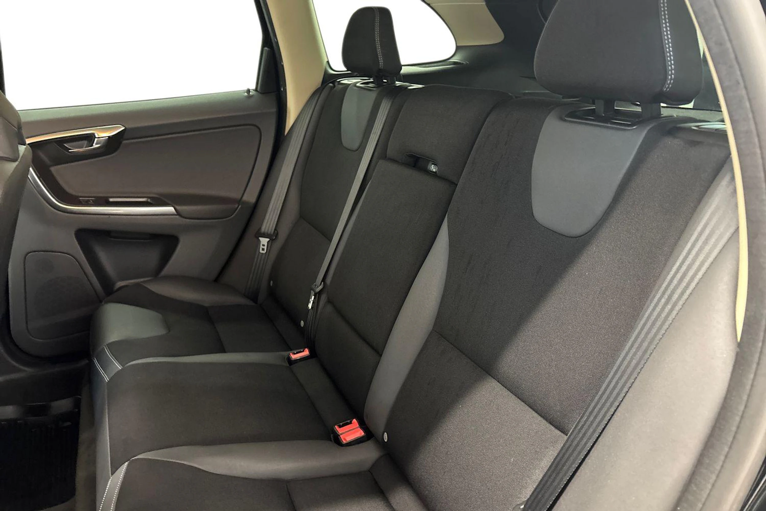 musta Volvo XC60 2011 kuva 11.