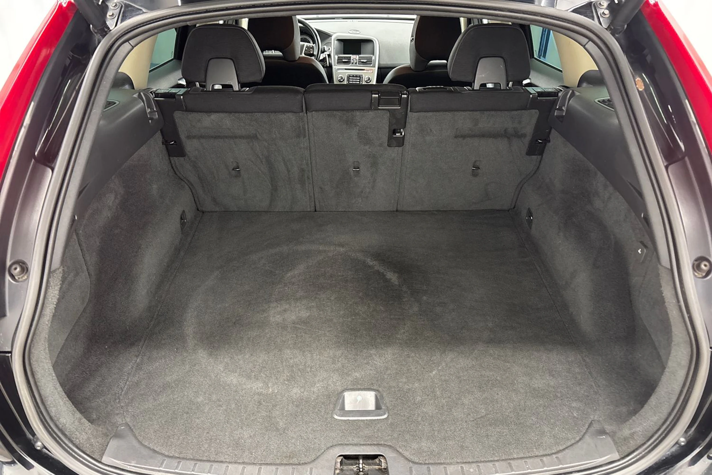 musta Volvo XC60 2011 kuva 15.