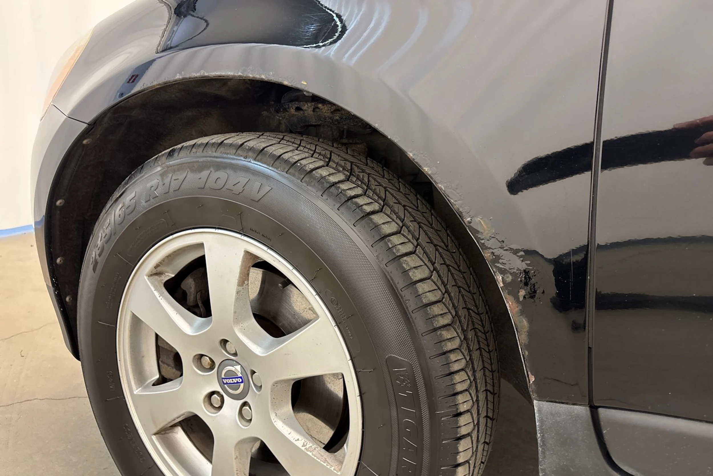 musta Volvo XC60 2011 kuva 17.