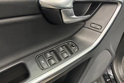 musta Volvo XC60 2011 kuva 20.