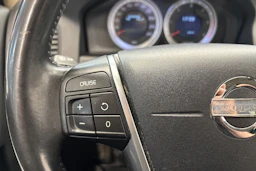 musta Volvo XC60 2011 kuva 22.