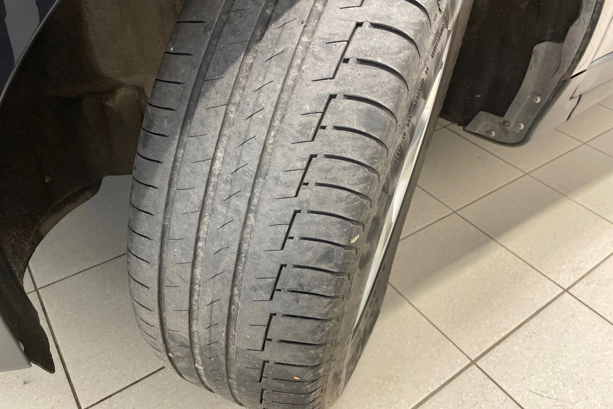 Musta Volvo XC60 2011 kuva 10.