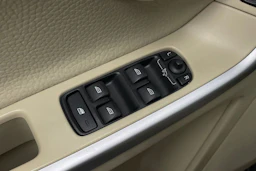 Musta Volvo XC60 2011 kuva 11.