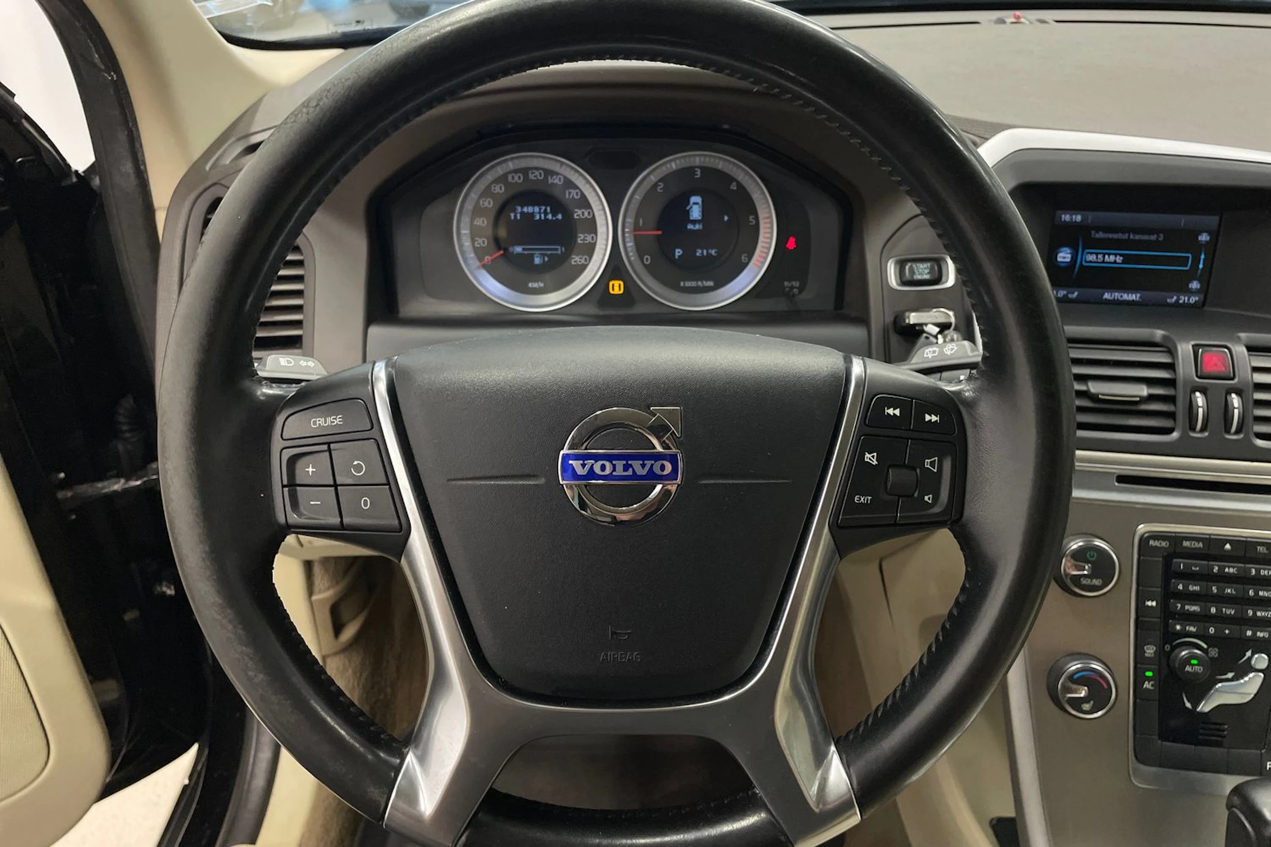 Musta Volvo XC60 2011 kuva 13.