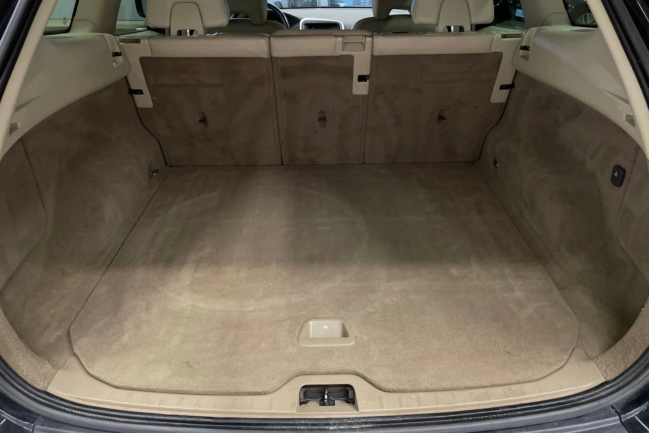 Musta Volvo XC60 2011 kuva 21.