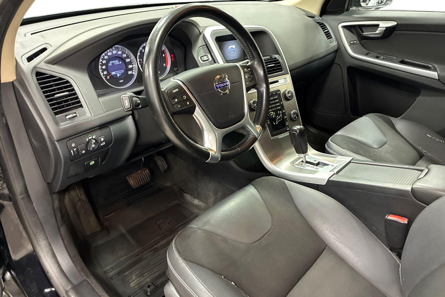 Volvo XC60 D3 AWD Momentum aut 2011, kuva 6/27