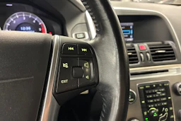 musta Volvo XC60 2011 kuva 14.