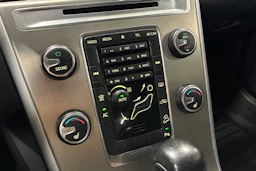 musta Volvo XC60 2011 kuva 18.