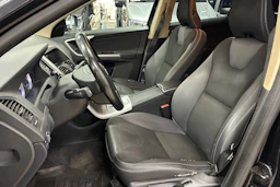 musta Volvo XC60 2011 kuva 22.