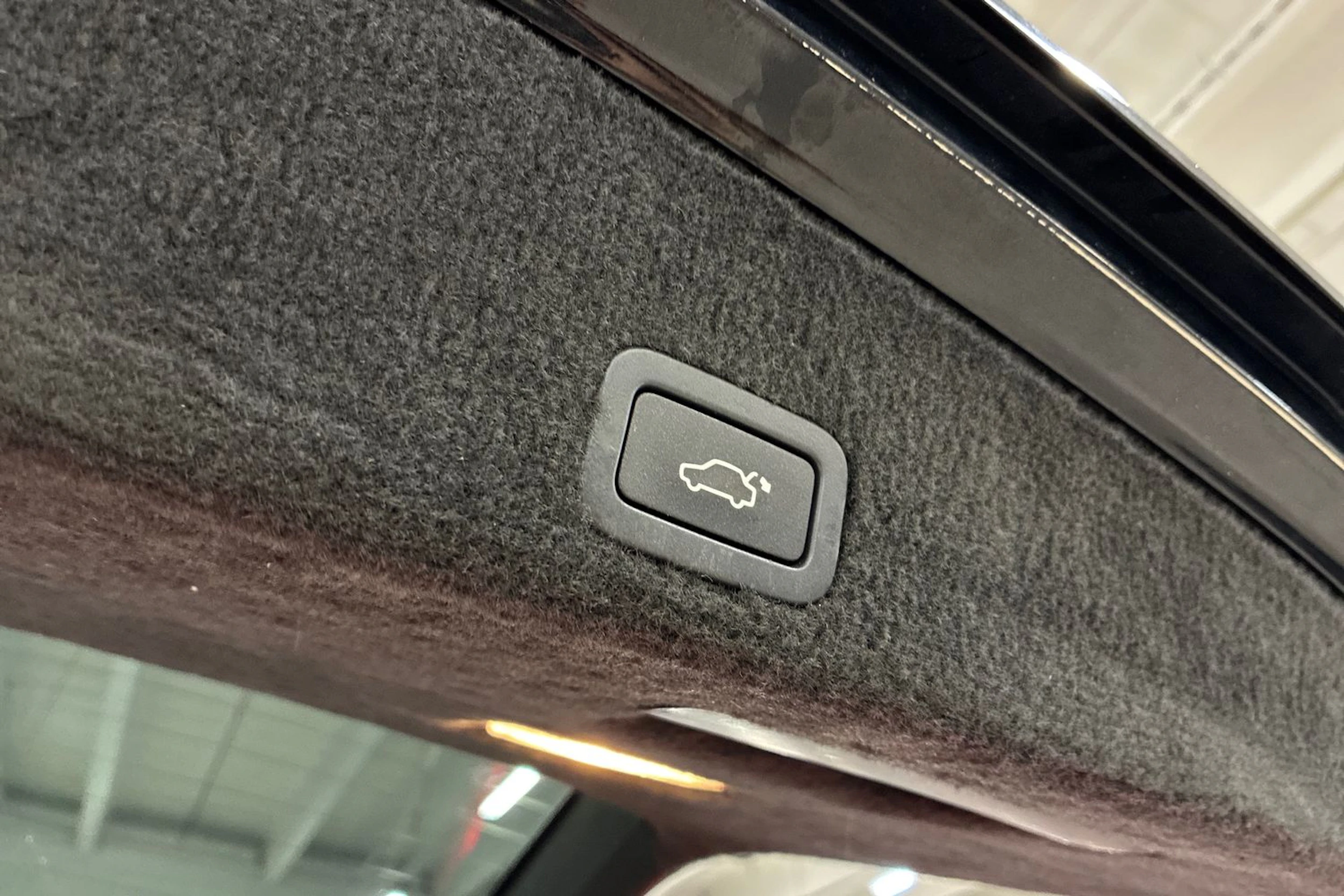 musta Volvo XC60 2011 kuva 24.
