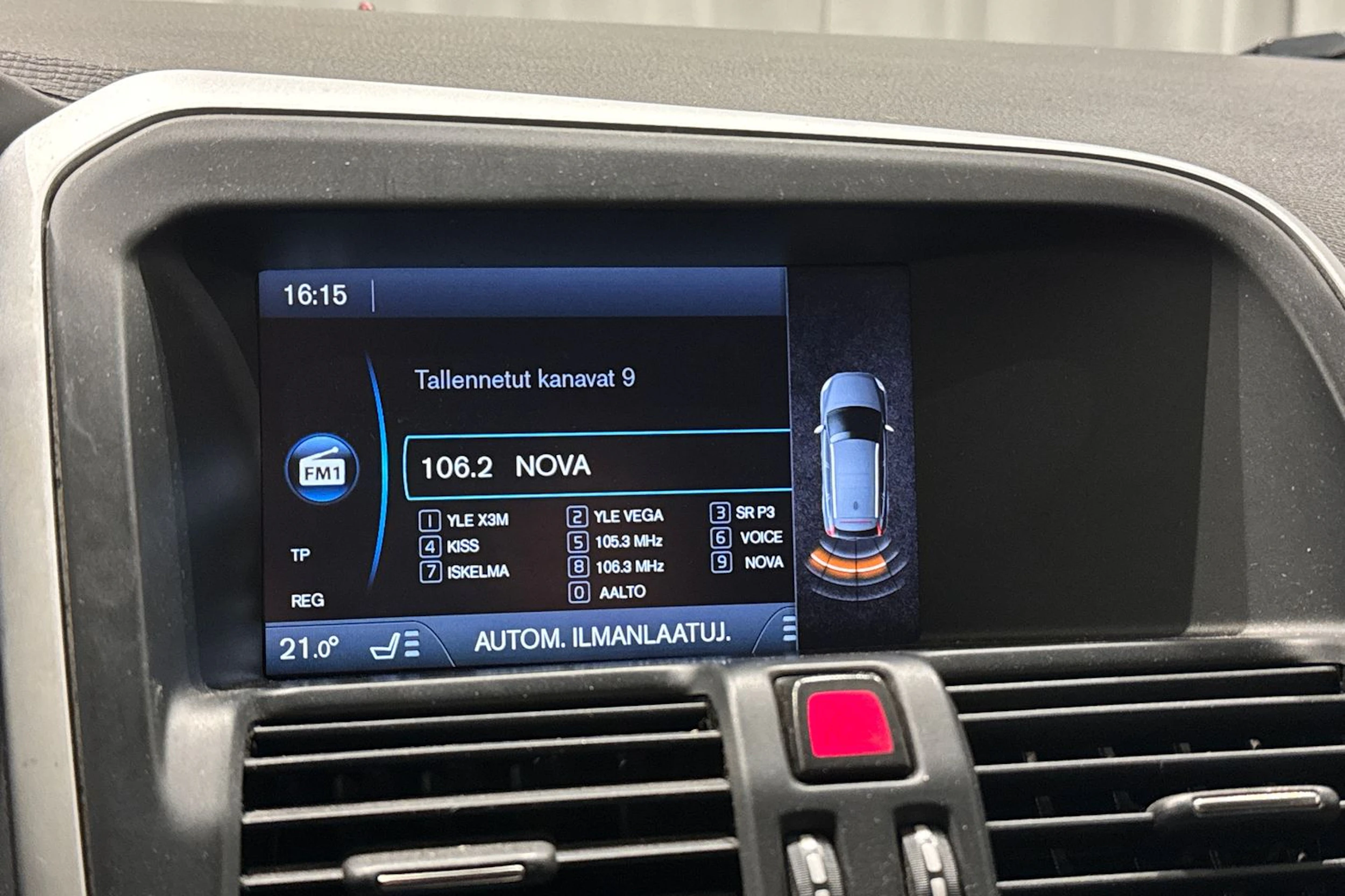 musta Volvo XC60 2011 kuva 24.