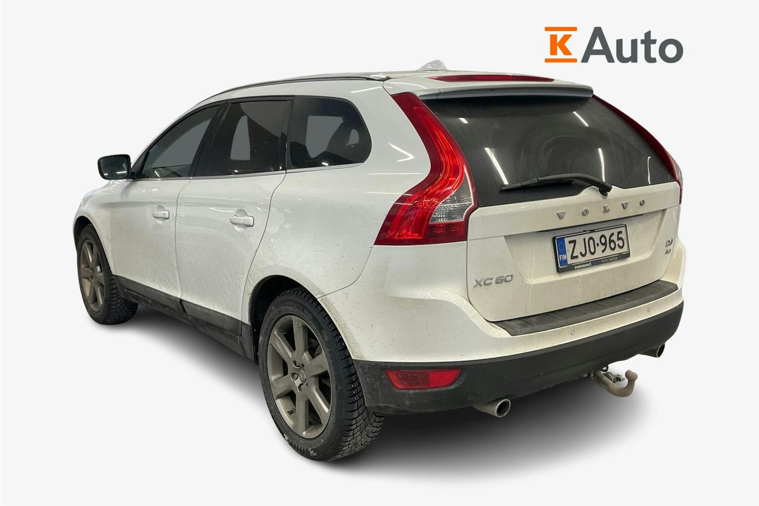 Valkoinen Volvo XC60 2011 kuva 2.