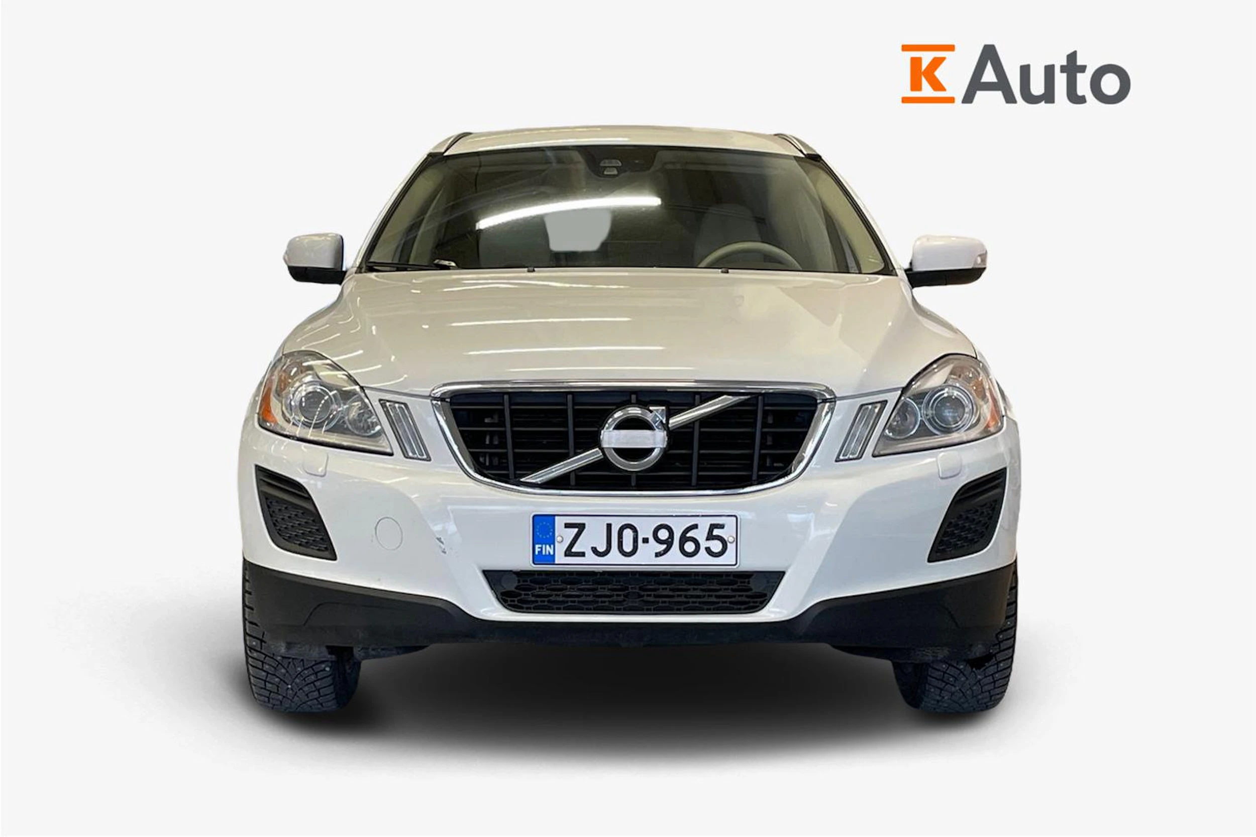 Valkoinen Volvo XC60 2012 kuva 4.