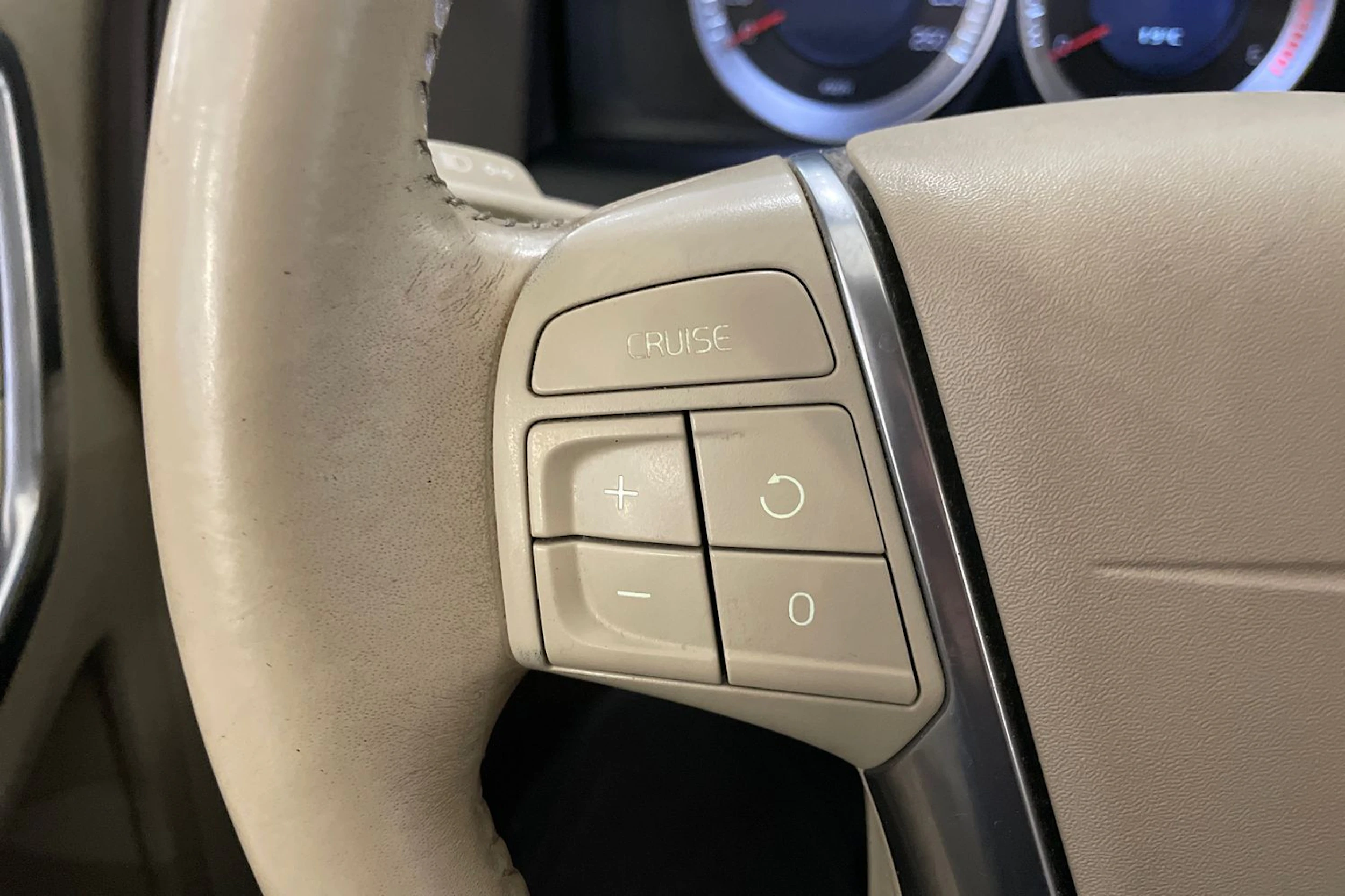 Valkoinen Volvo XC60 2012 kuva 15.