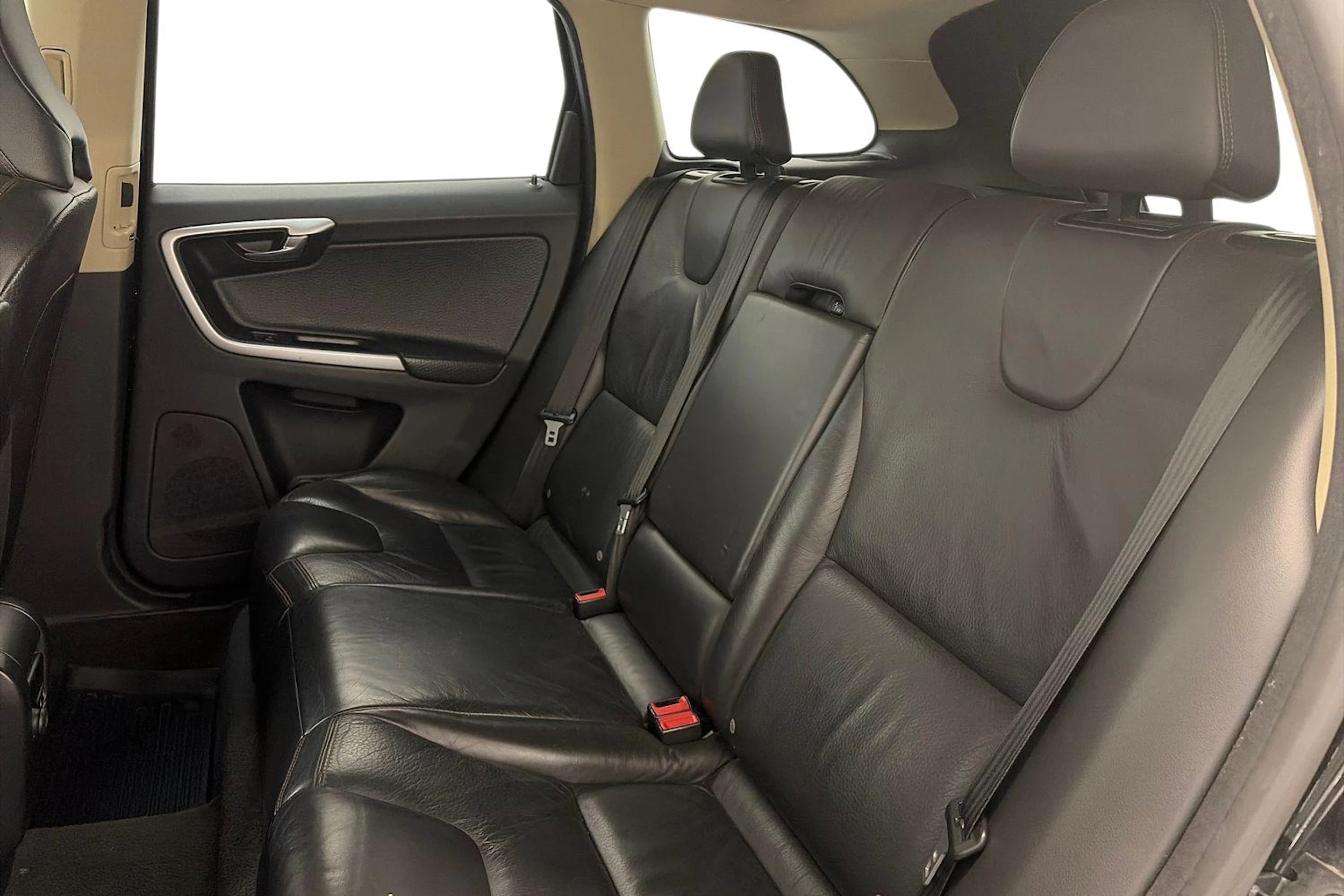 Musta Volvo XC60 2012 kuva 8.