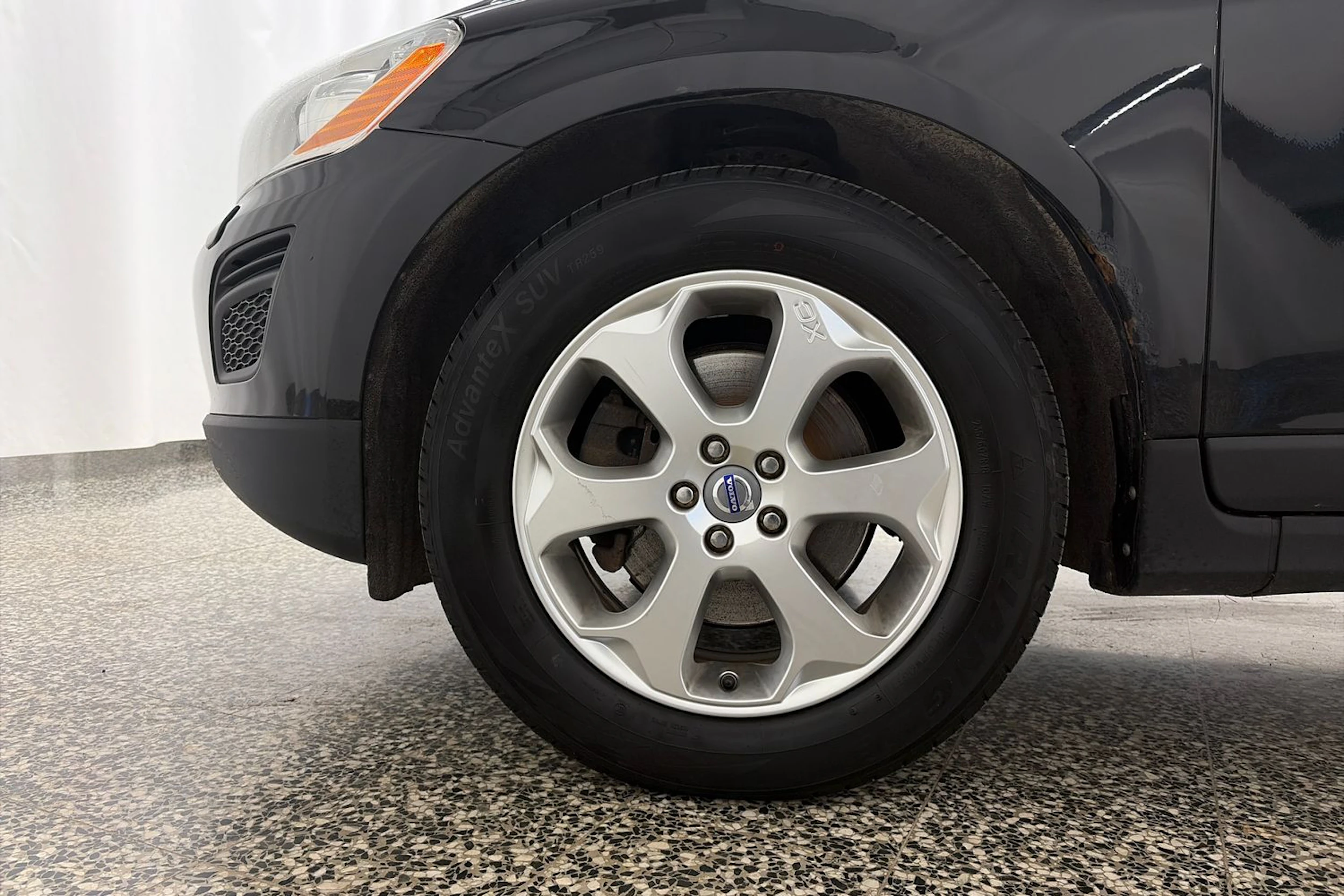 Musta Volvo XC60 2012 kuva 10.