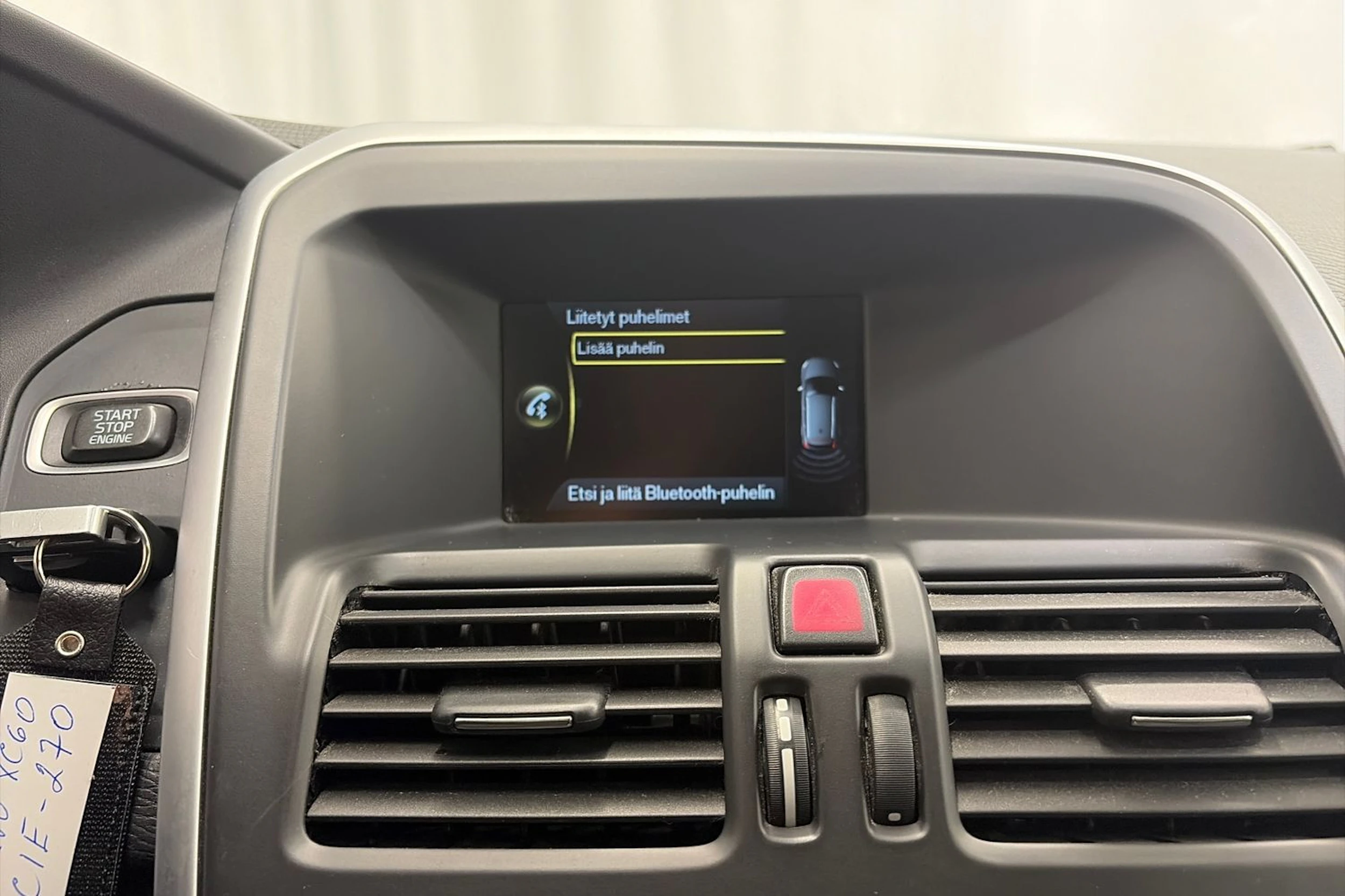Musta Volvo XC60 2012 kuva 17.