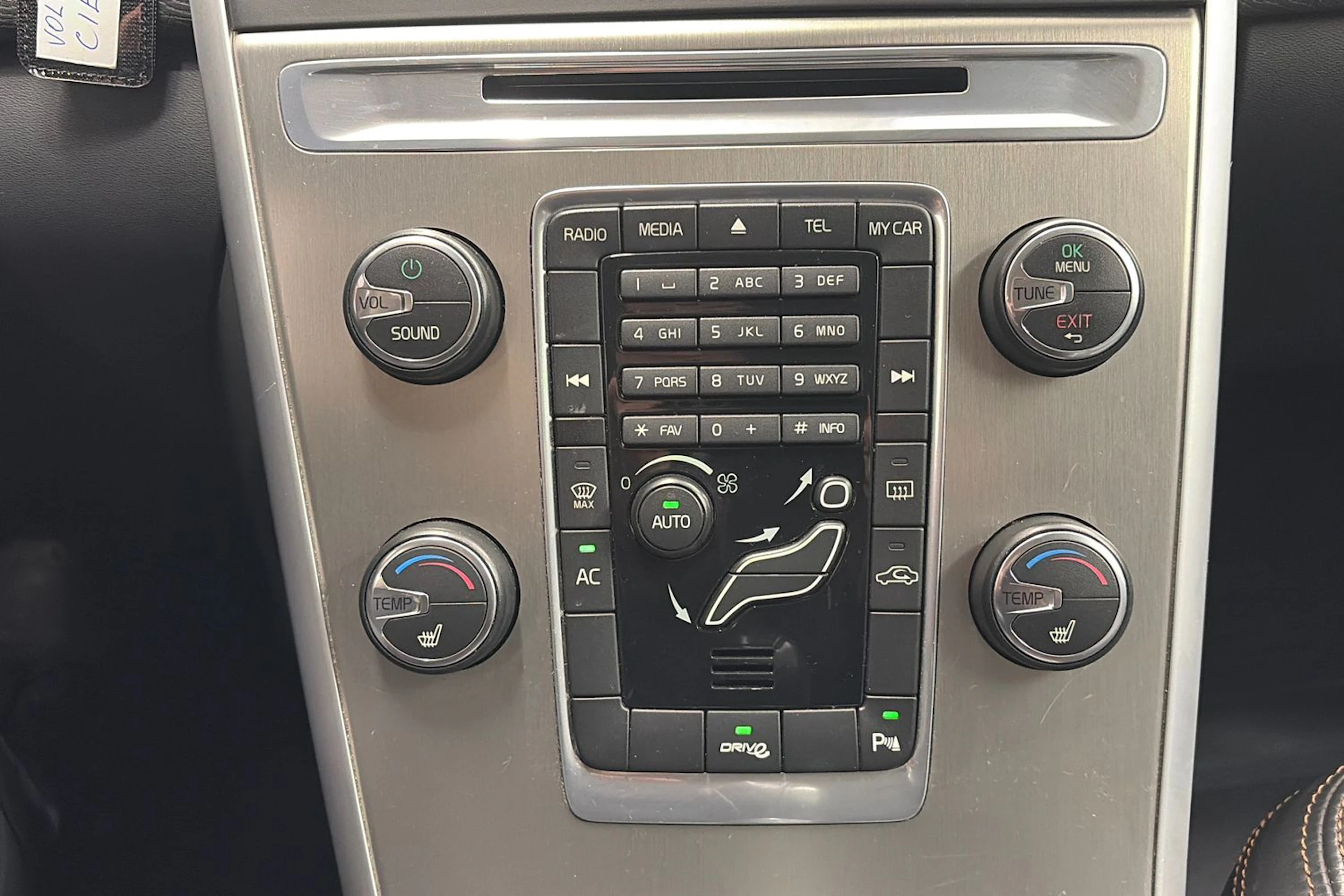Musta Volvo XC60 2012 kuva 21.