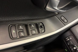 Musta Volvo XC60 2012 kuva 23.