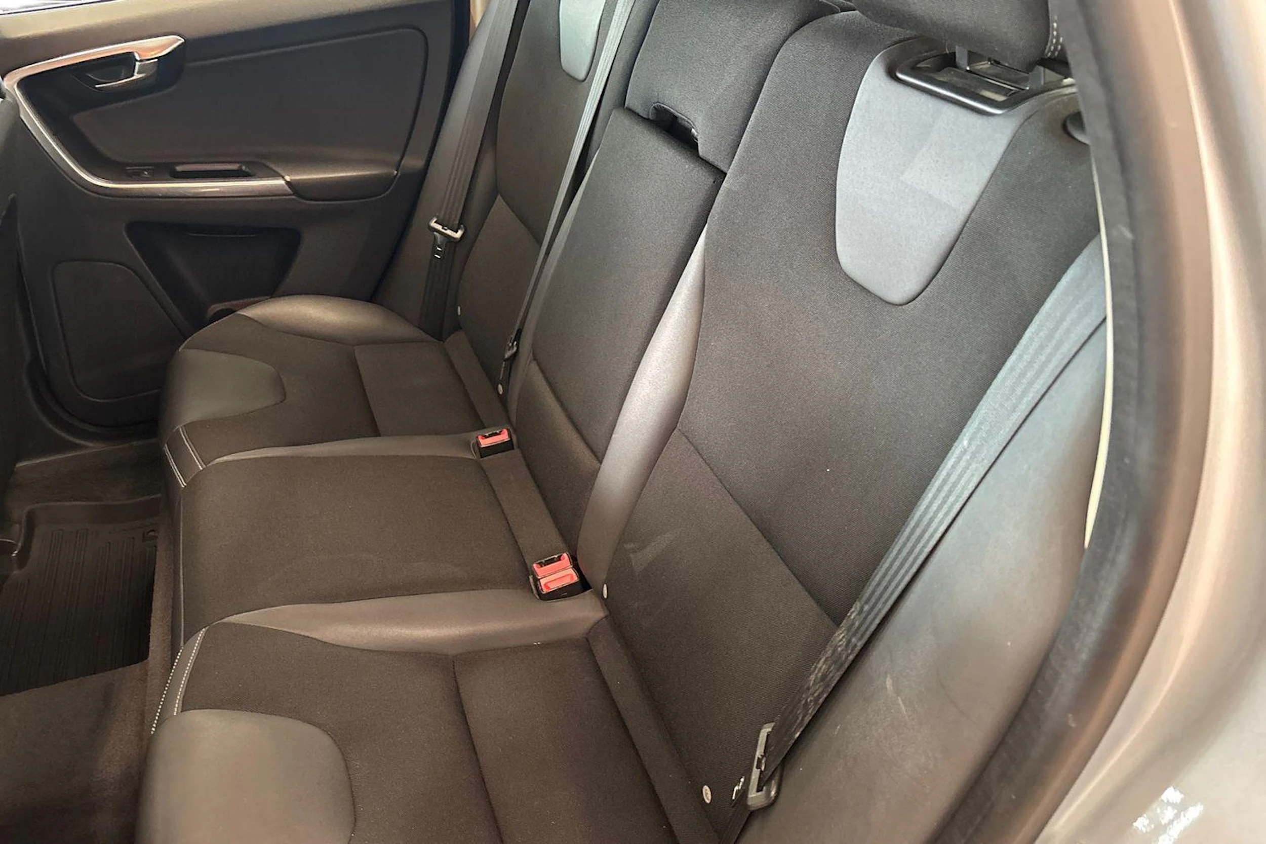 harmaa Volvo XC60 2012 kuva 8.