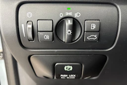 harmaa Volvo XC60 2012 kuva 18.
