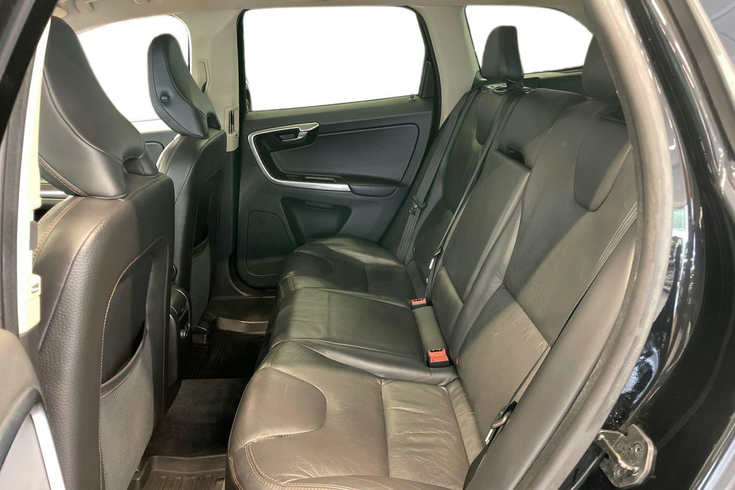 Musta Volvo XC60 2012 kuva 10.
