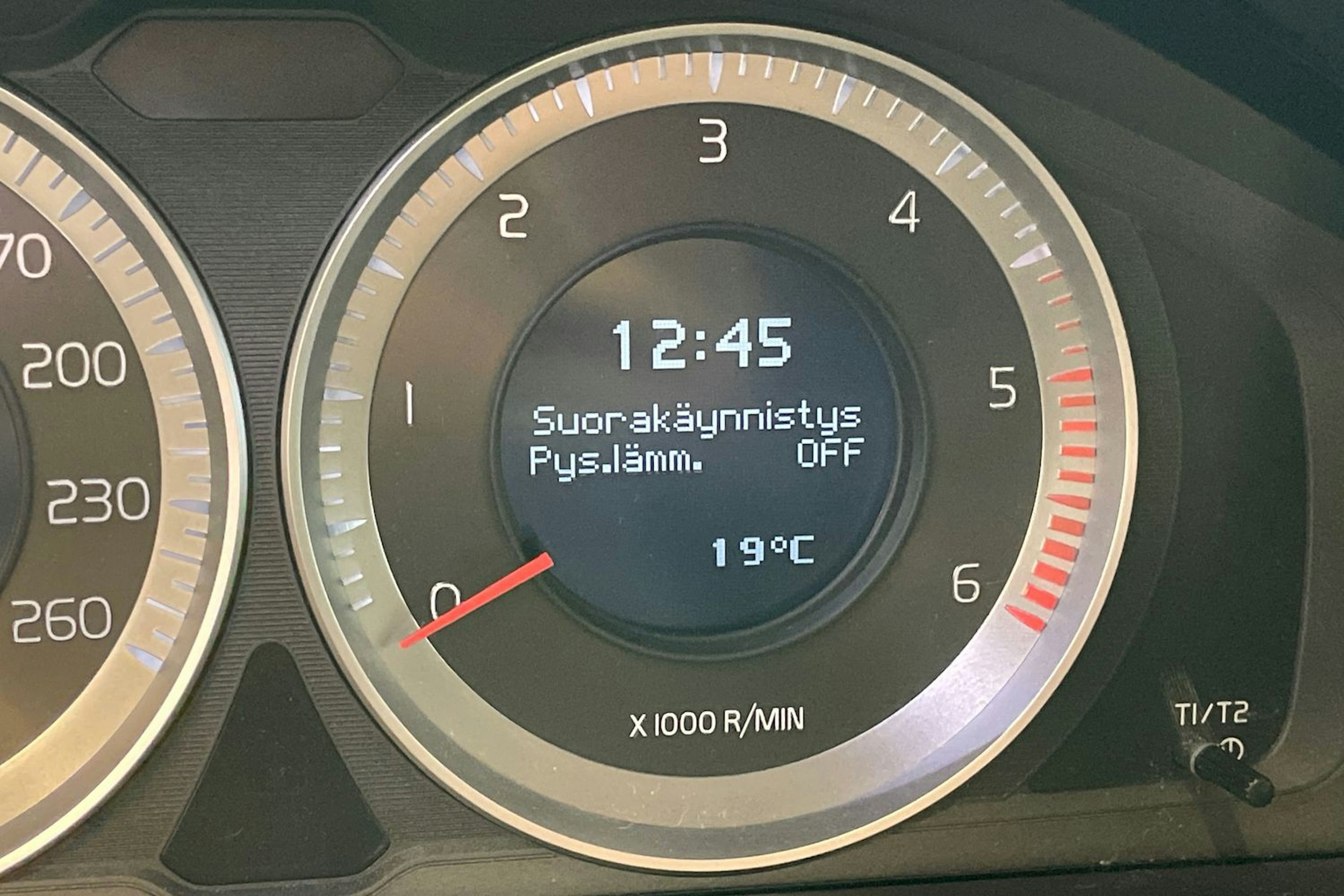 Musta Volvo XC60 2012 kuva 22.