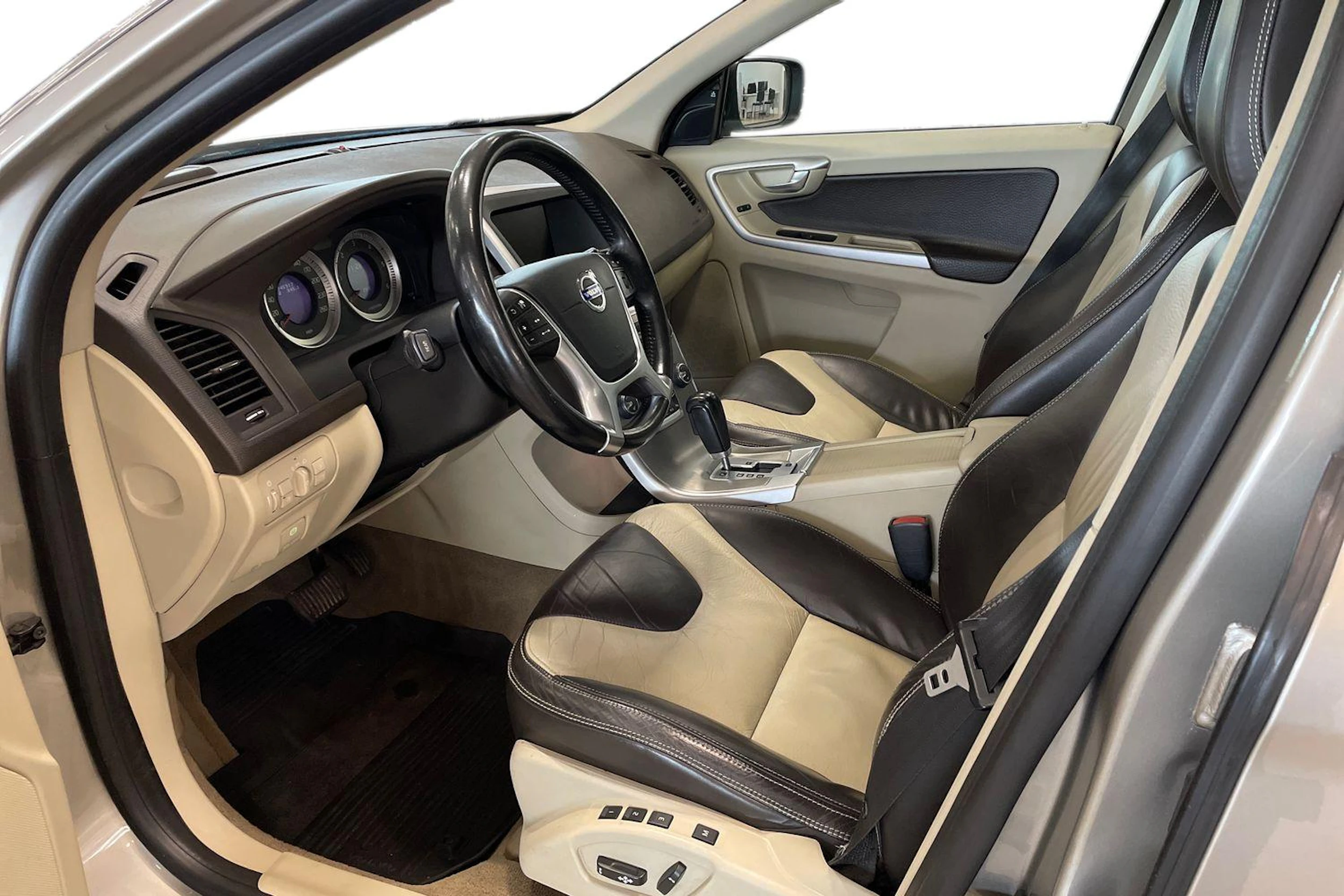 ruskea (beige) Volvo XC60 2012 kuva 7.