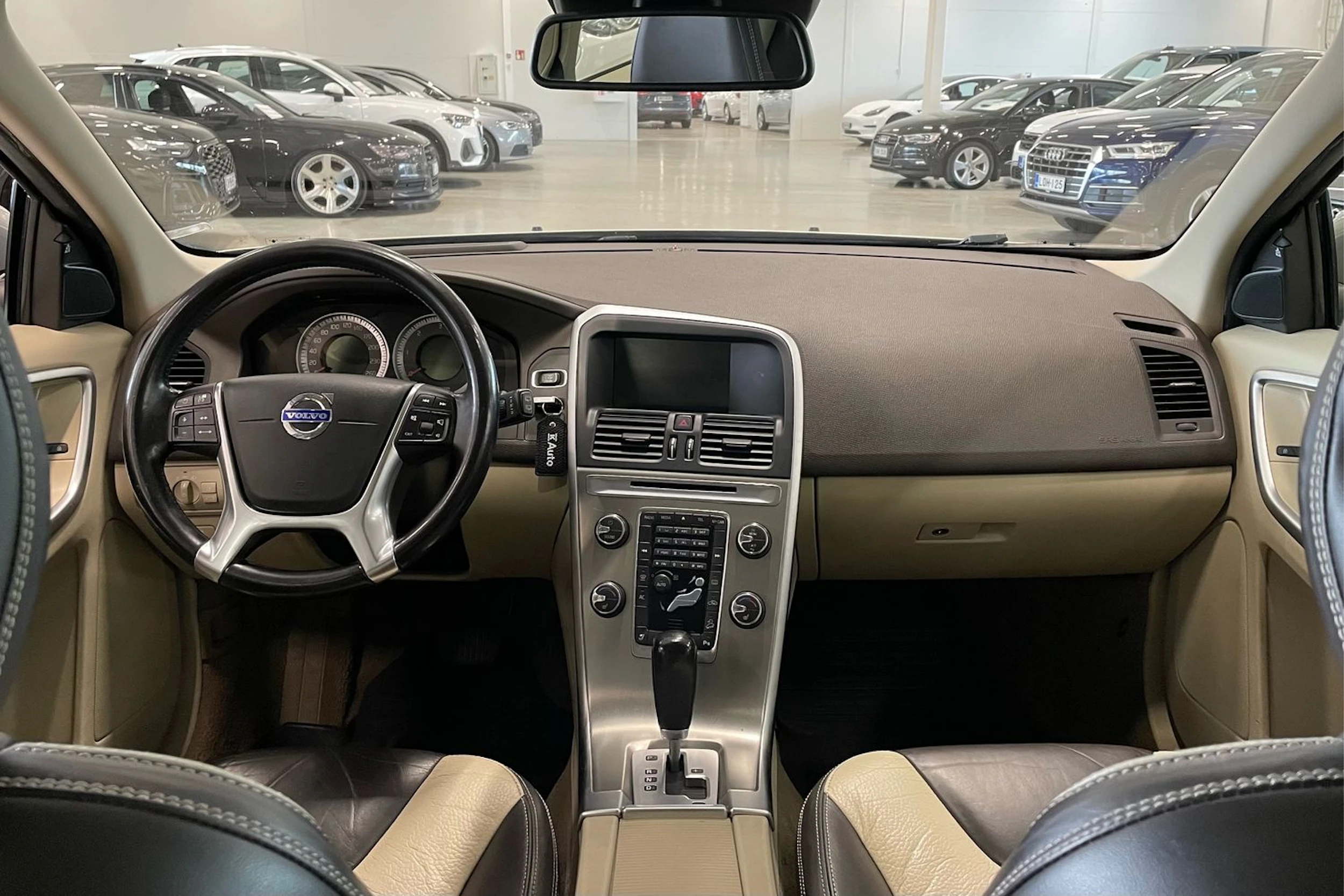 ruskea (beige) Volvo XC60 2012 kuva 11.