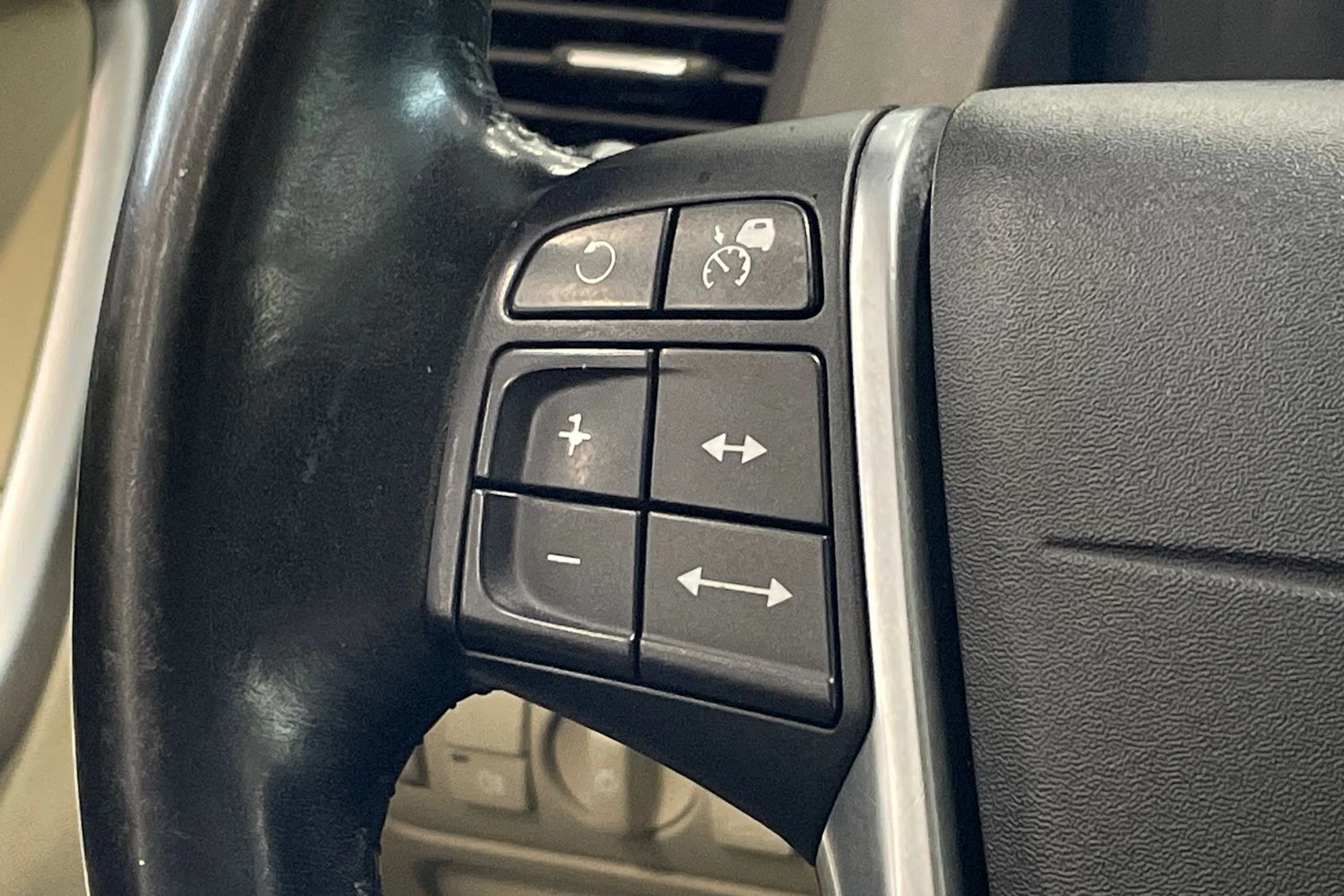 ruskea (beige) Volvo XC60 2012 kuva 13.