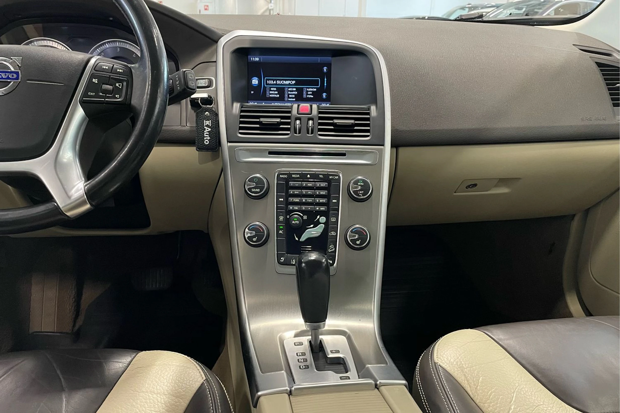 ruskea (beige) Volvo XC60 2012 kuva 17.