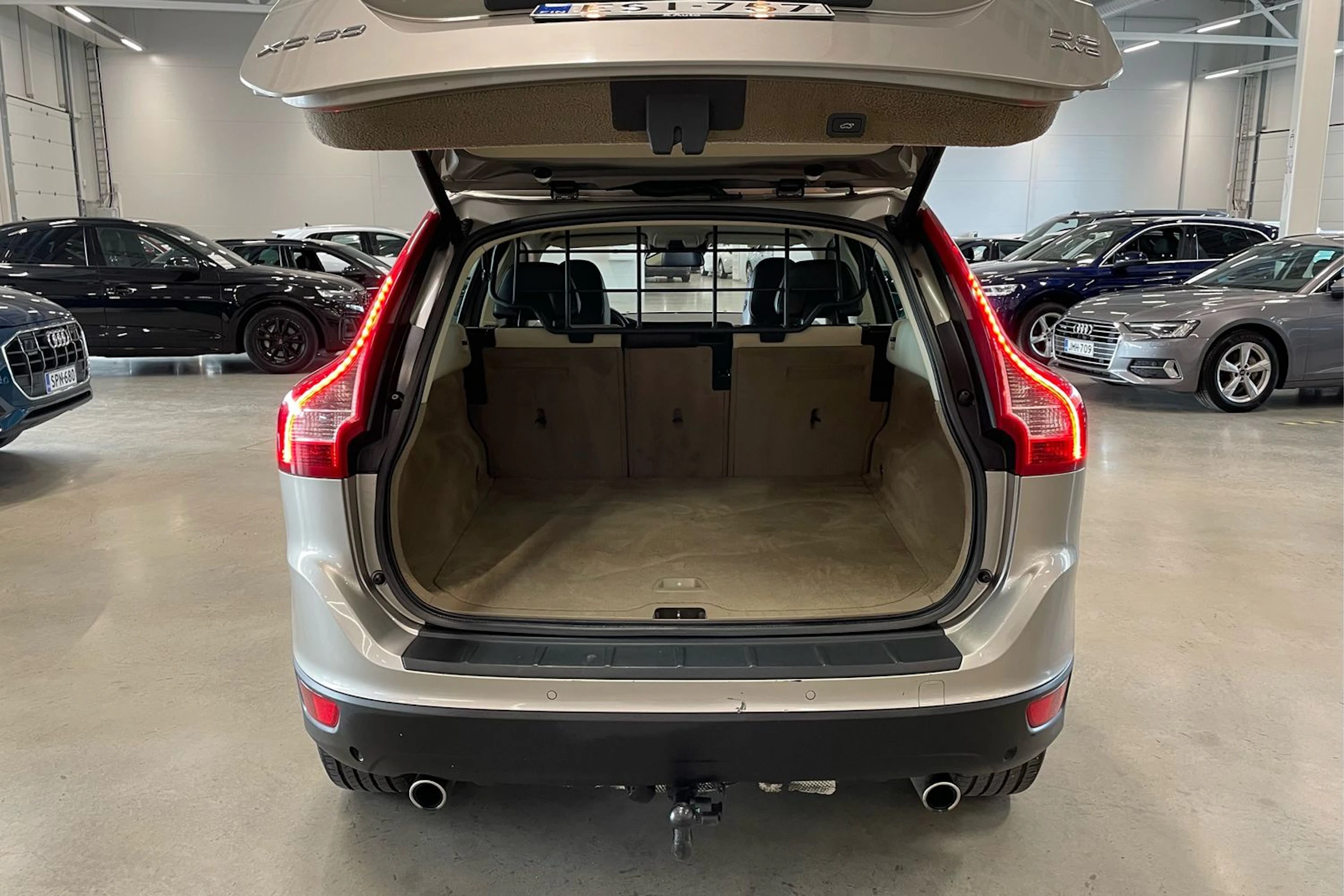 ruskea (beige) Volvo XC60 2012 kuva 23.