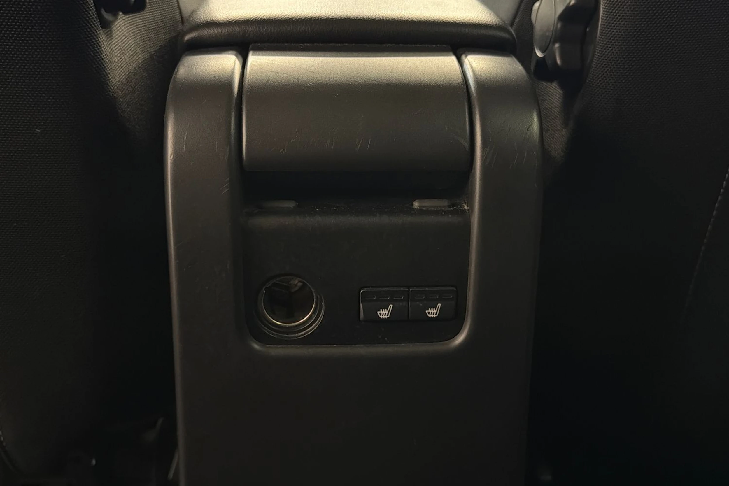 musta Volvo XC60 2012 kuva 15.