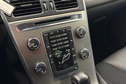 musta Volvo XC60 2012 kuva 22.