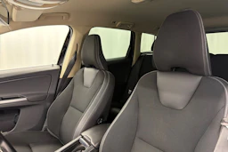 musta Volvo XC60 2012 kuva 26.