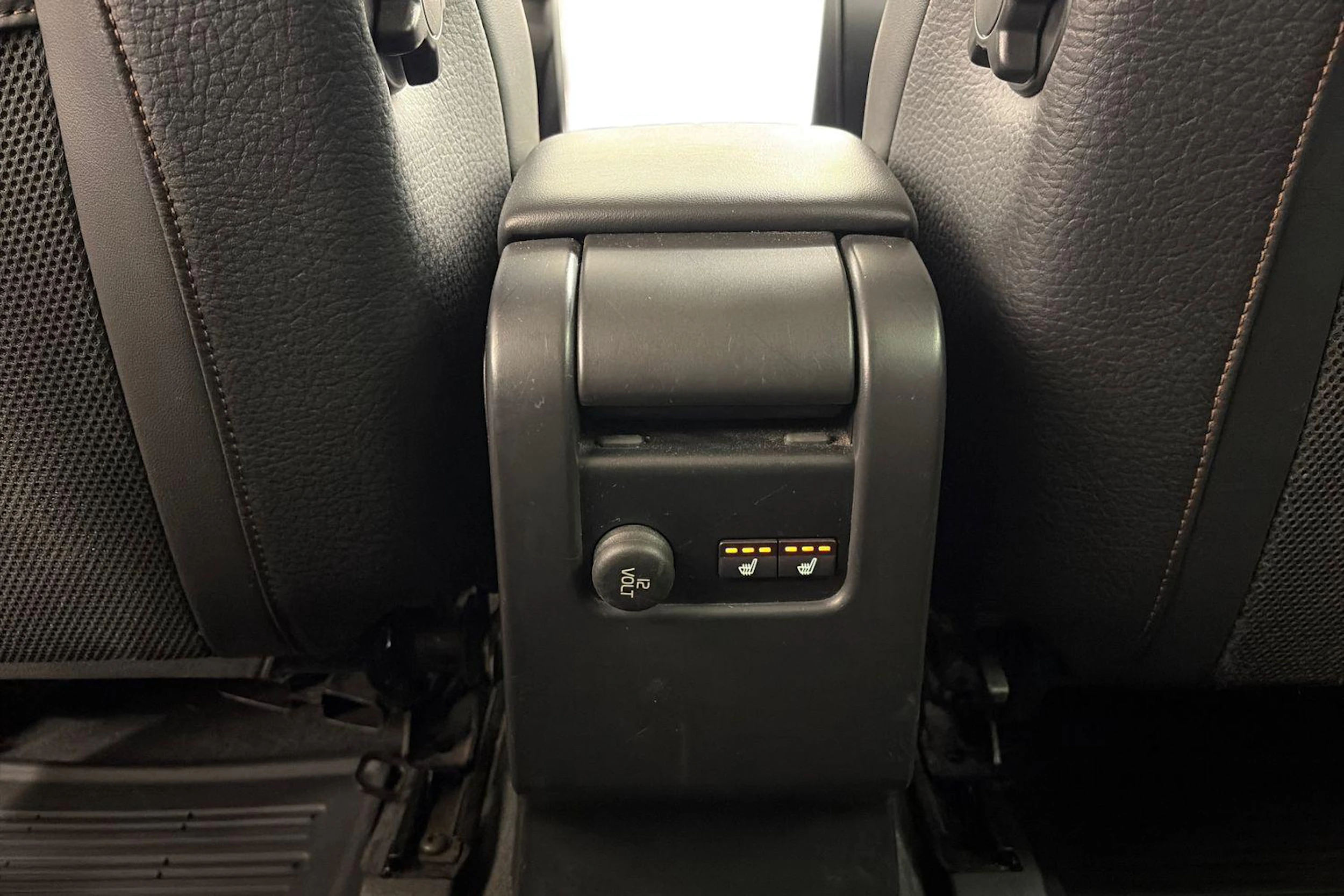 harmaa Volvo XC60 2012 kuva 8.