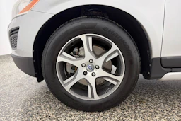 harmaa Volvo XC60 2012 kuva 9.