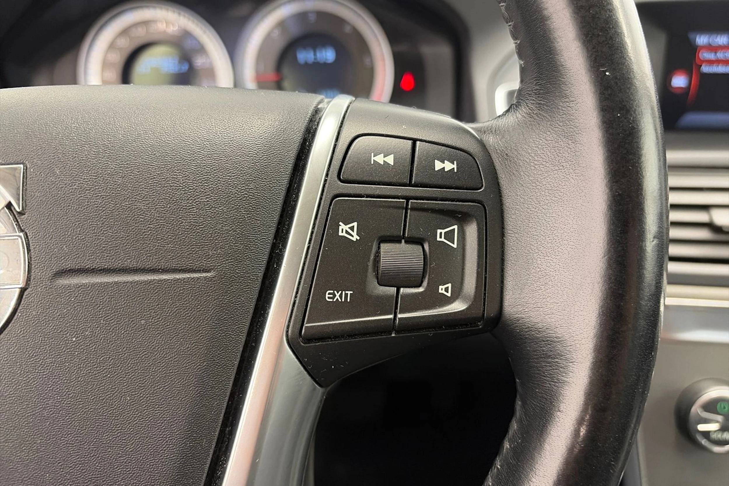 harmaa Volvo XC60 2012 kuva 15.