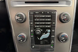 harmaa Volvo XC60 2012 kuva 18.
