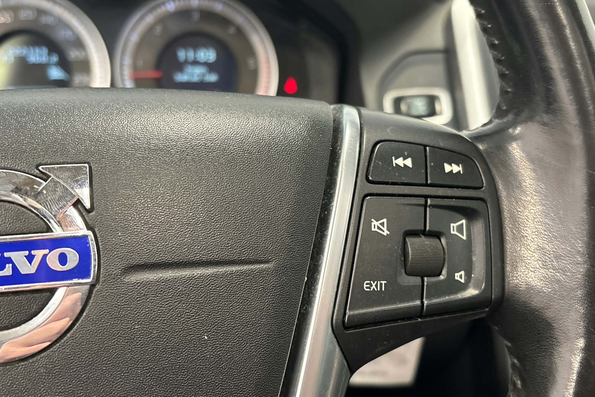 musta Volvo XC60 2012 kuva 15.