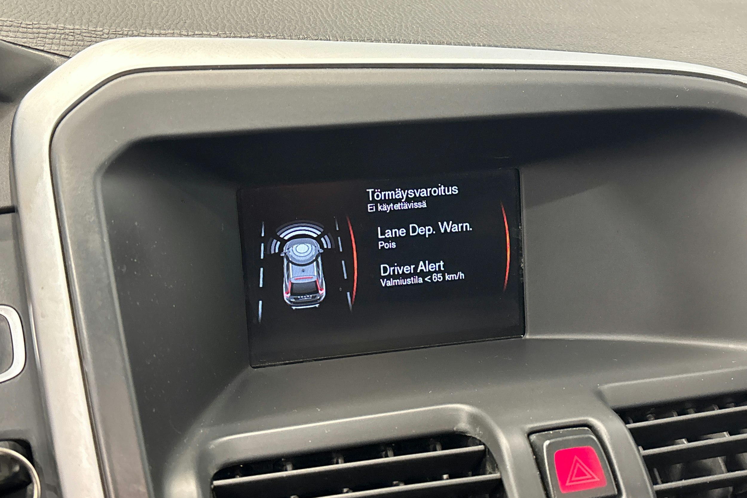 musta Volvo XC60 2012 kuva 19.