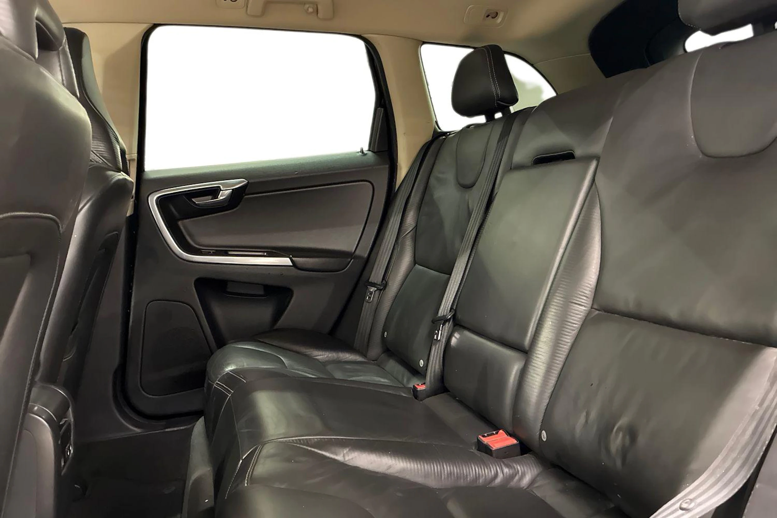 musta Volvo XC60 2012 kuva 8.