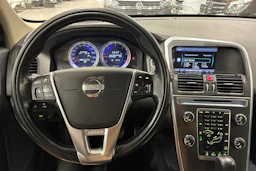 musta Volvo XC60 2012 kuva 11.