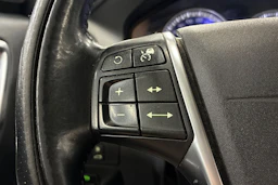 musta Volvo XC60 2012 kuva 13.